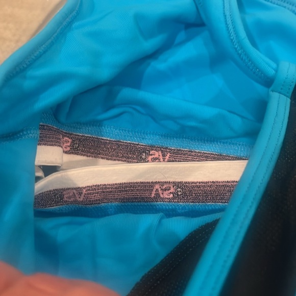 Victoria Secret Workout Tank - Picture 4 of 4